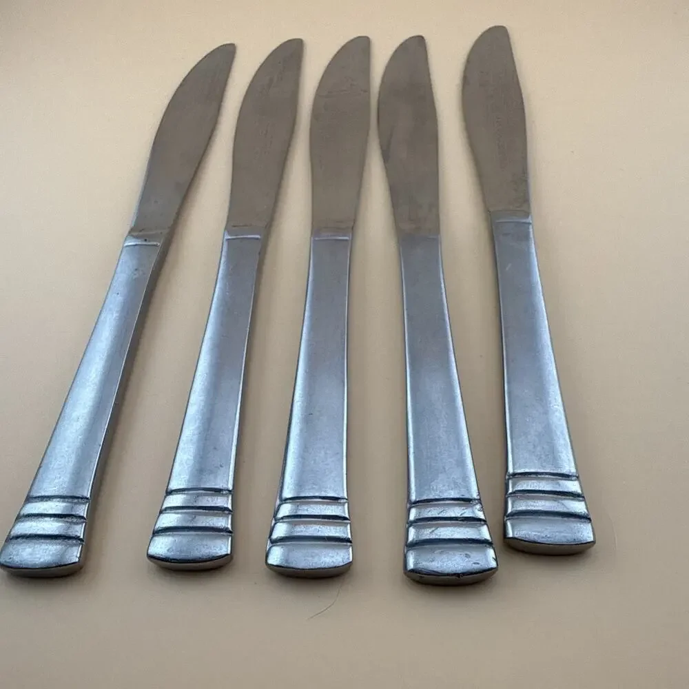 Lot of 5 Cambridge Codie Glossy Dinner Knives Stainless Steel 8 3/8